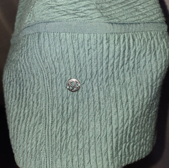 lululemon On Repeat Mock Neck - Picture 5 of 8